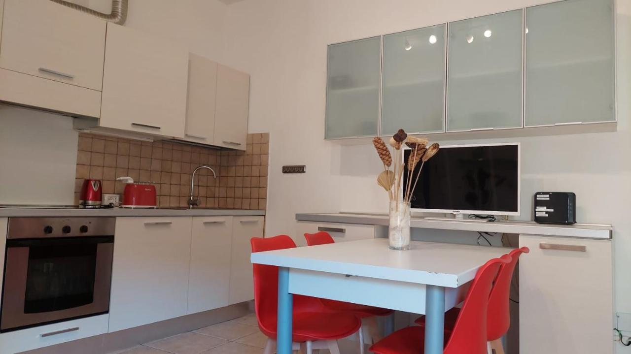 Casa Vacanze I Leoni Емполи Екстериор снимка