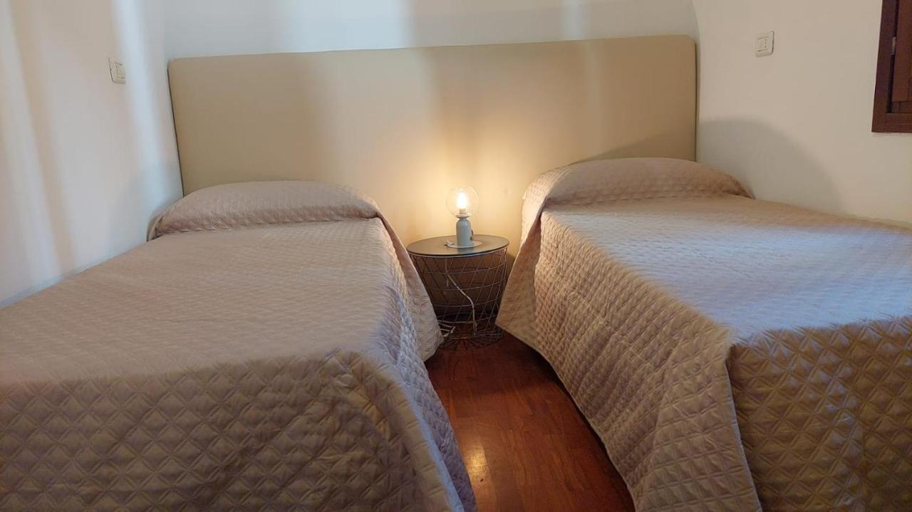 Casa Vacanze I Leoni Емполи Екстериор снимка